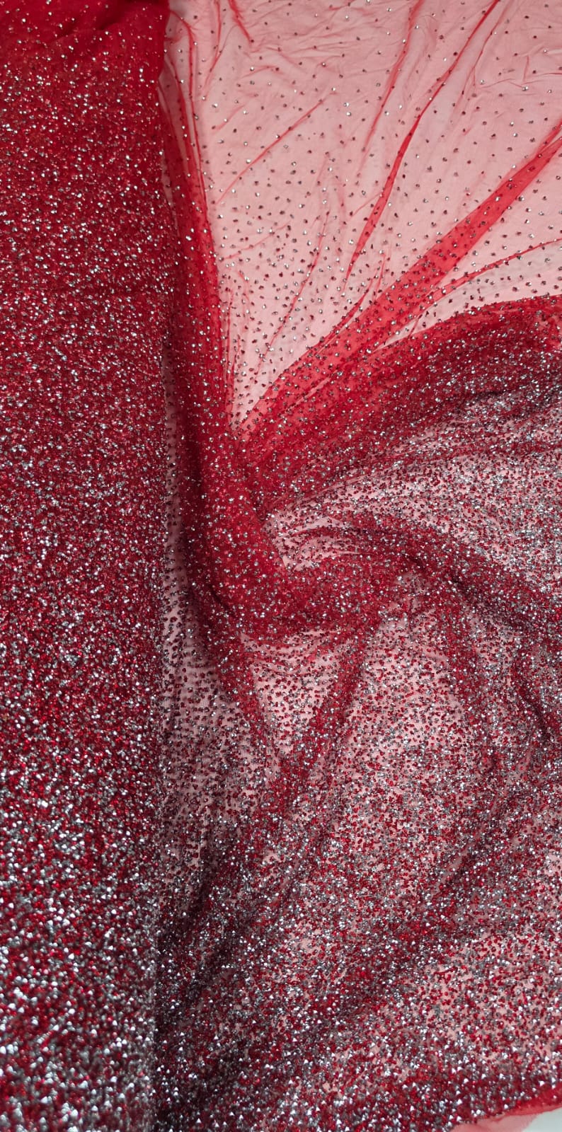 Tule Diamond Degrade Vermelho - Comprimento 1,20 m x Largura 1,40 m