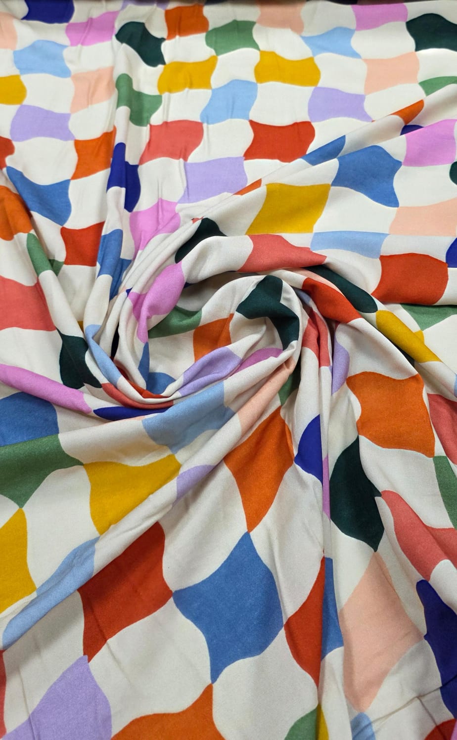 Viscose Premium Bandeiras Coloridas (COM MANCHAS)