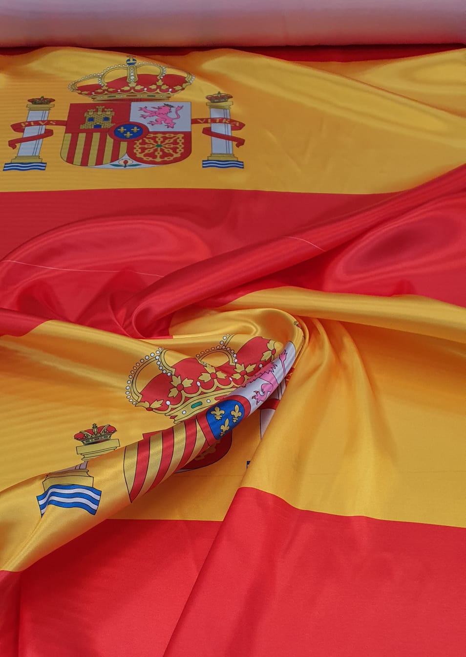 Cetim Bandeira da Espanha COM DEFEITO - Largura 1,47m x 0,90m Comprimento