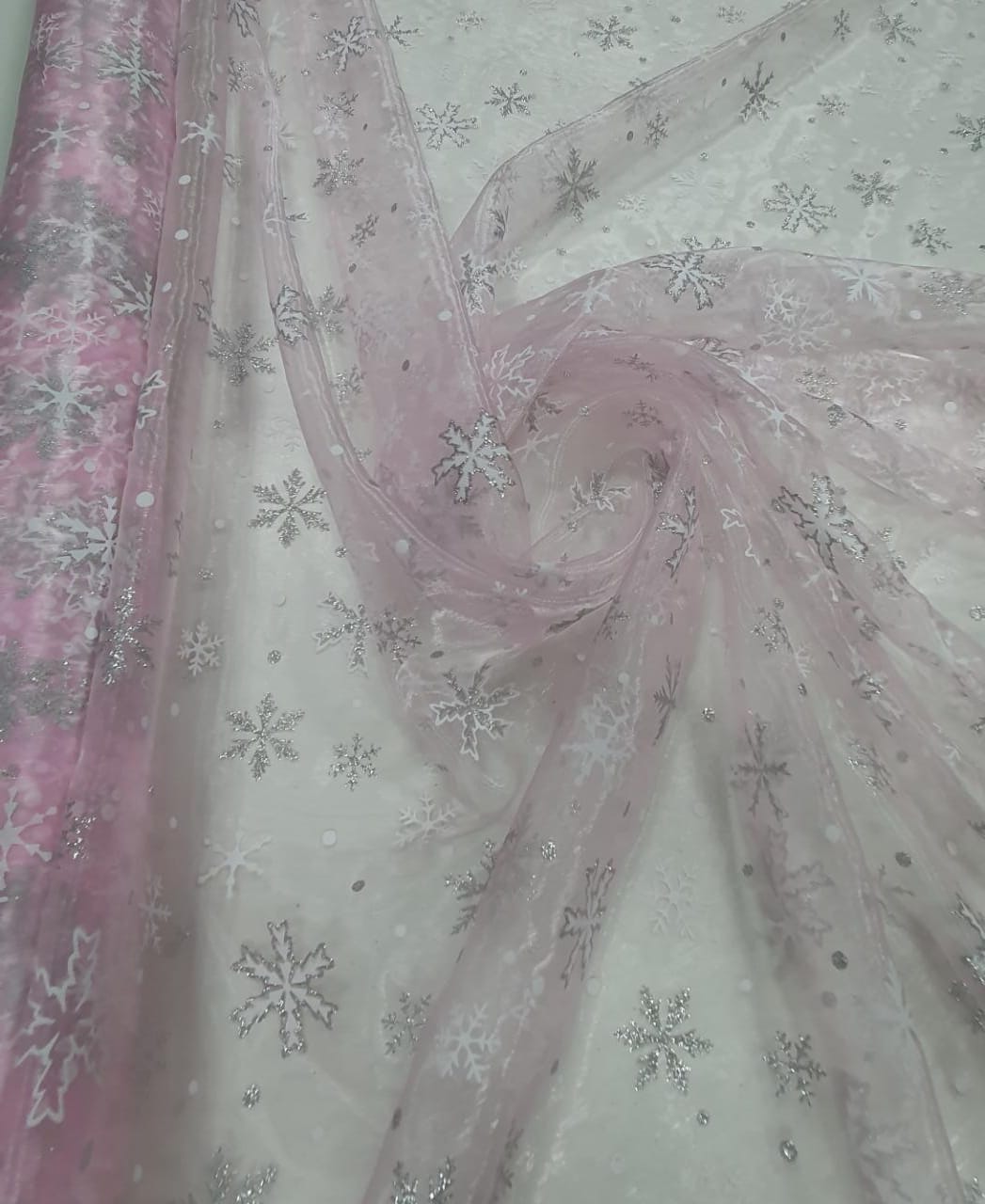 Organza Rosa Bebê Frozen com Glitter COM FURO - Comprimento 2 m x Largura 1,50 m