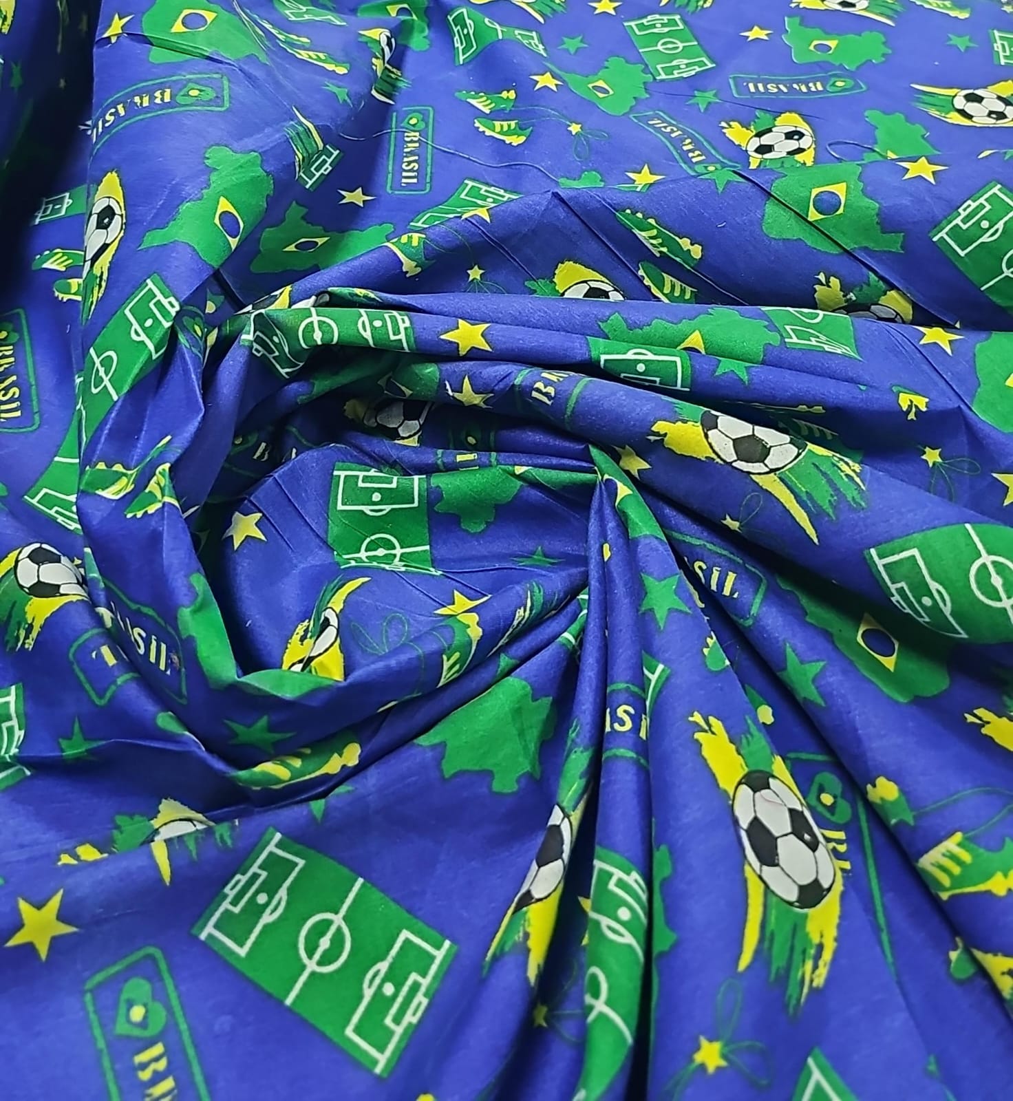 Chitão Estampado Bandeira do Brasil 02 COM DEFEITO NA BARRA - Comprimento 5 m x Largura 1,40 m