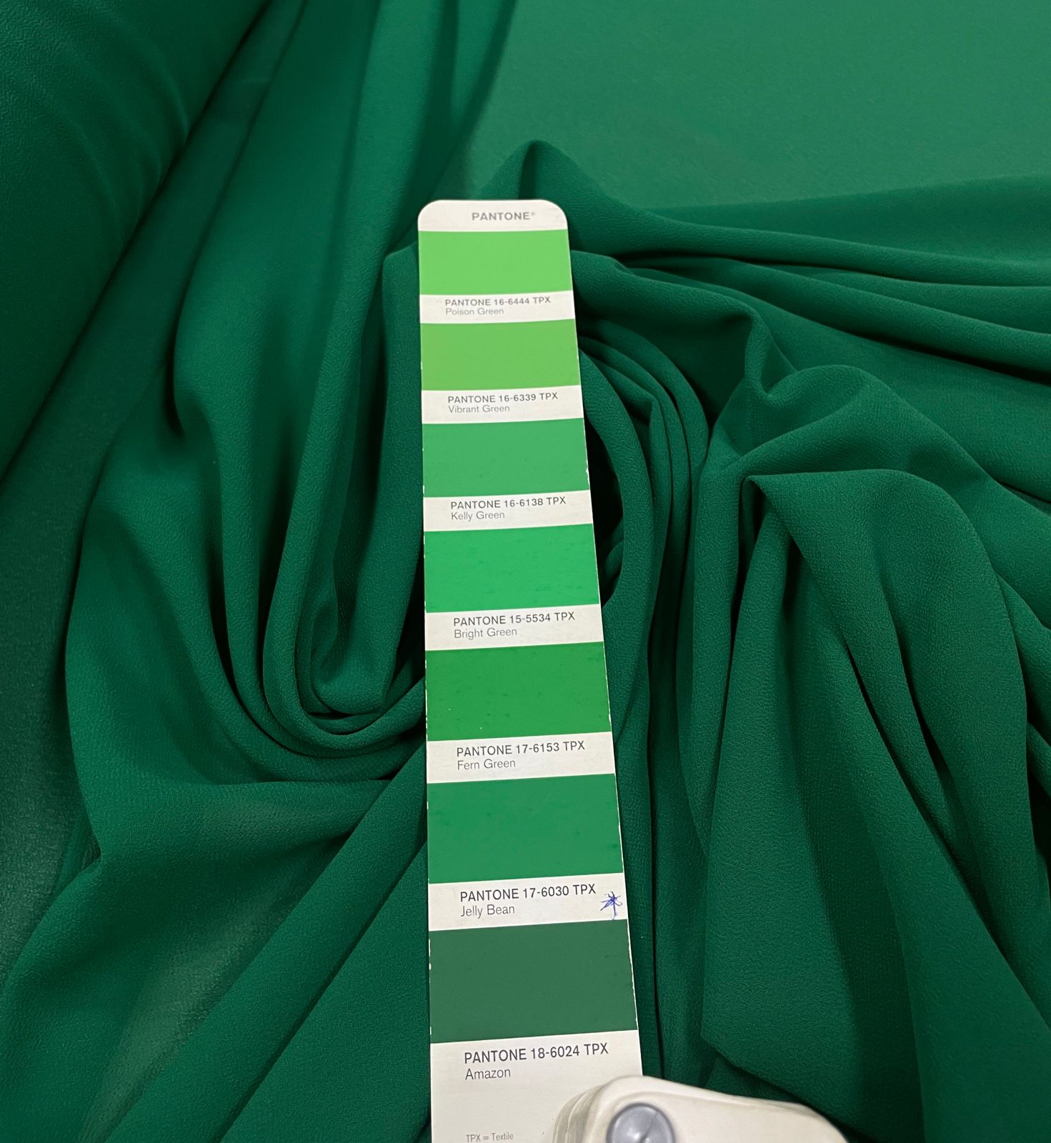 Mousseline Lisa Toque de Seda Verde Bandeira - Comprimento 1 m x Largura 1,47 m