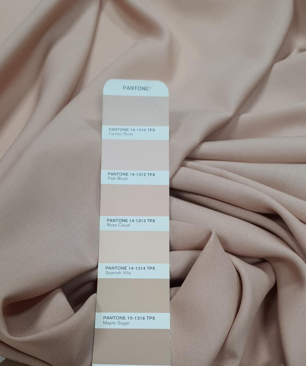 Viscose Ecológica Lisa Nude COM FURO E AMASSADO - Comprimento 1 m x Largura 1,47 m