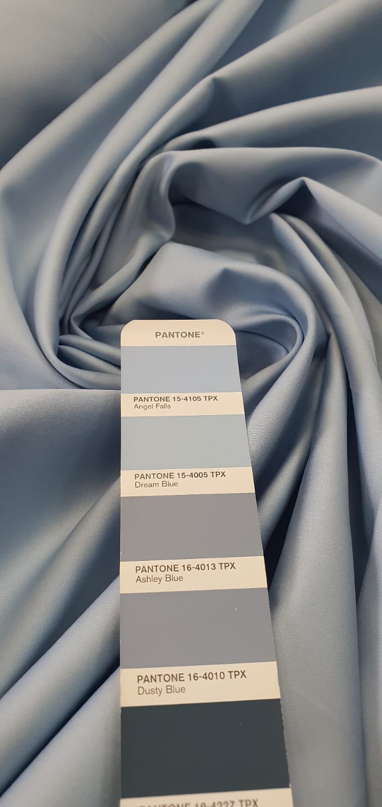 Percal Egípcio Acetinado Azul Bebê - 400 Fios - Largura 2,80m com SUJEIRA - Comprimento 0,40 cm x Largura 2,80 m