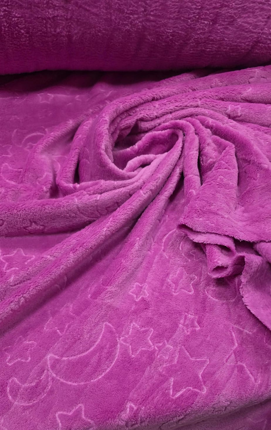 Ultra Soft Alto Relevo Estrelas e Luas Rosa Chiclete COM COLA E FITA - Comprimento 1,30 m x Largura 1,90