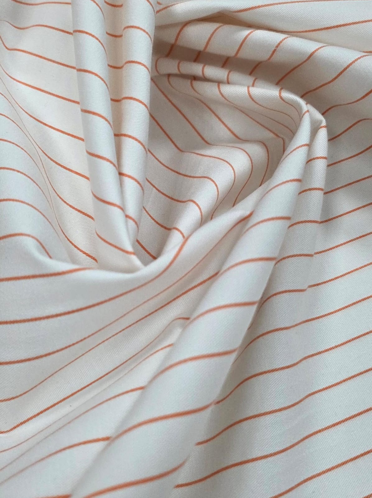 Sarja Listrada Italy com Elastano Off White com Laranja COM MANCHA - Comprimento 4 M x Largura 1,40 m