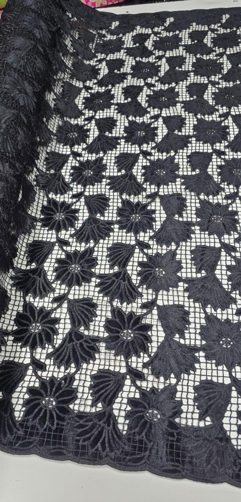 Renda Guipir Aveludada Preto Modelo 04 - Comprimento 0,90 cm x Largura 1,40 m