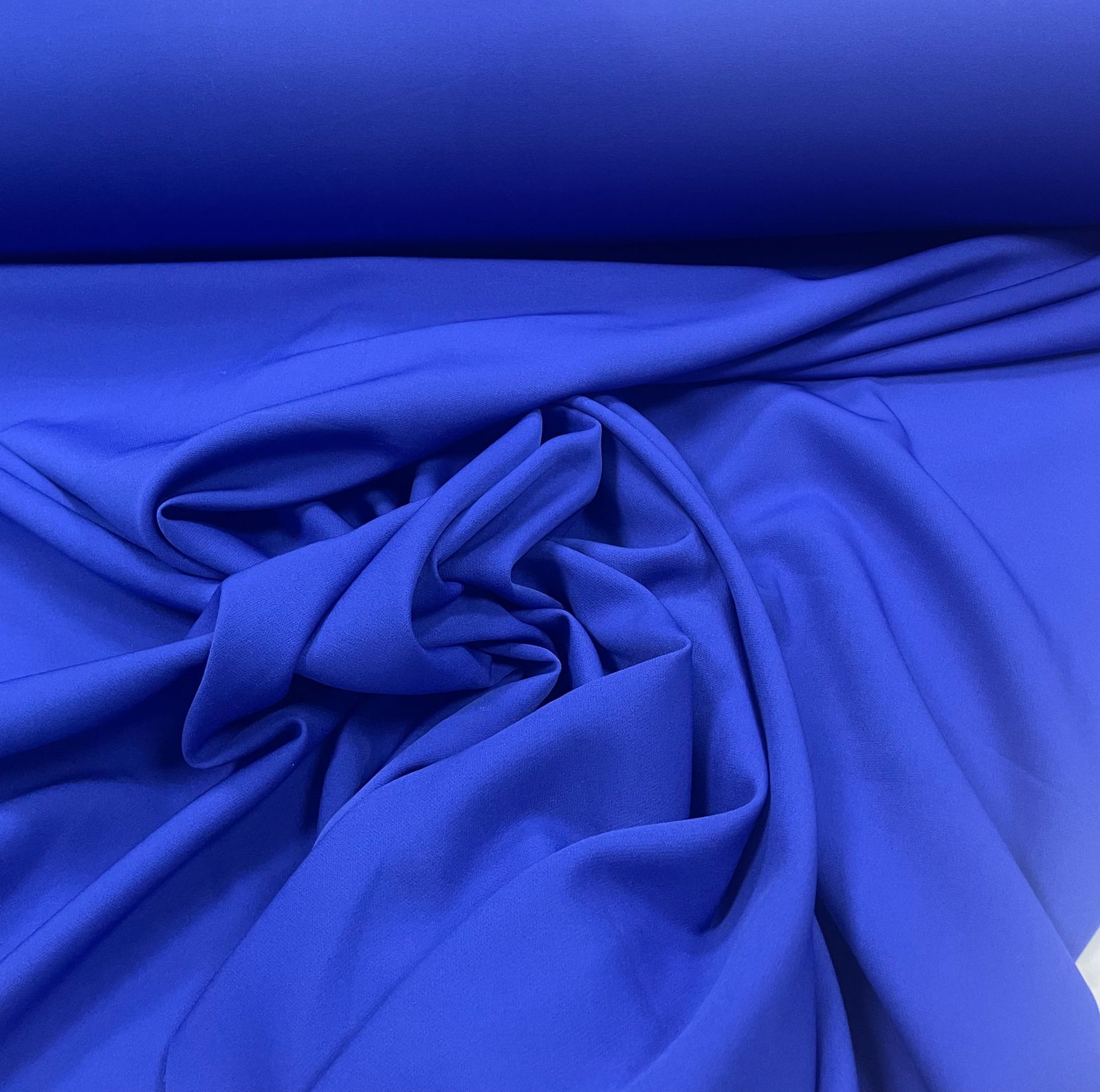 Crepe Pasquale Liso Azul Royal - SóTecidos - Todo site em 10x sem