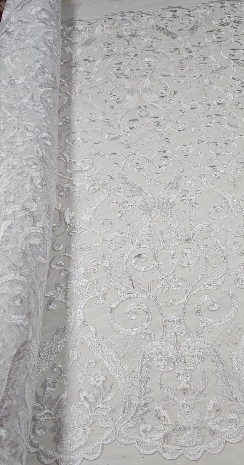 Tule Bordado Arabescos com Bico LS2321 BRANCO