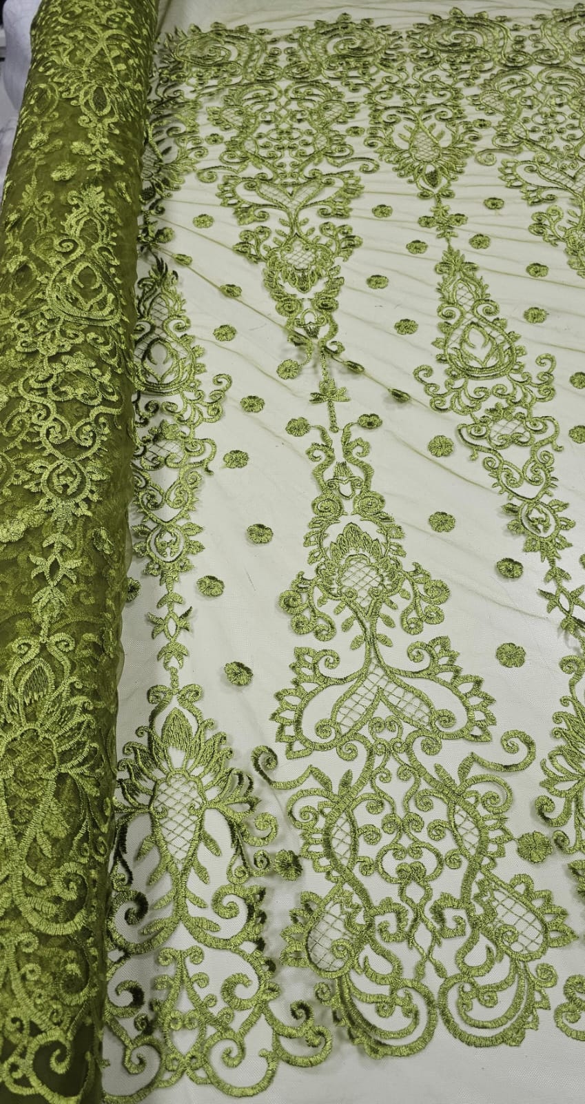 Tule Bordado Arabescos com Bico Verde Oliva  ST500   