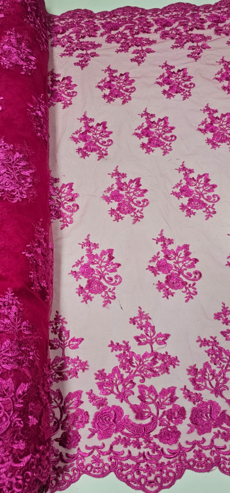 Tule Bordado Com Bico Pink Modelo LS2290