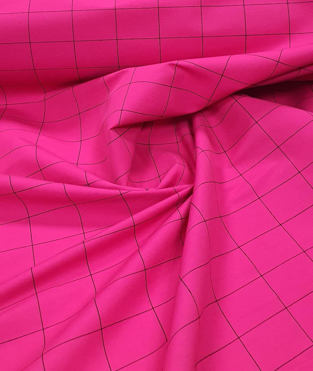 Bengaline Xadrez Grid Fundo Pink com Listras Preta 