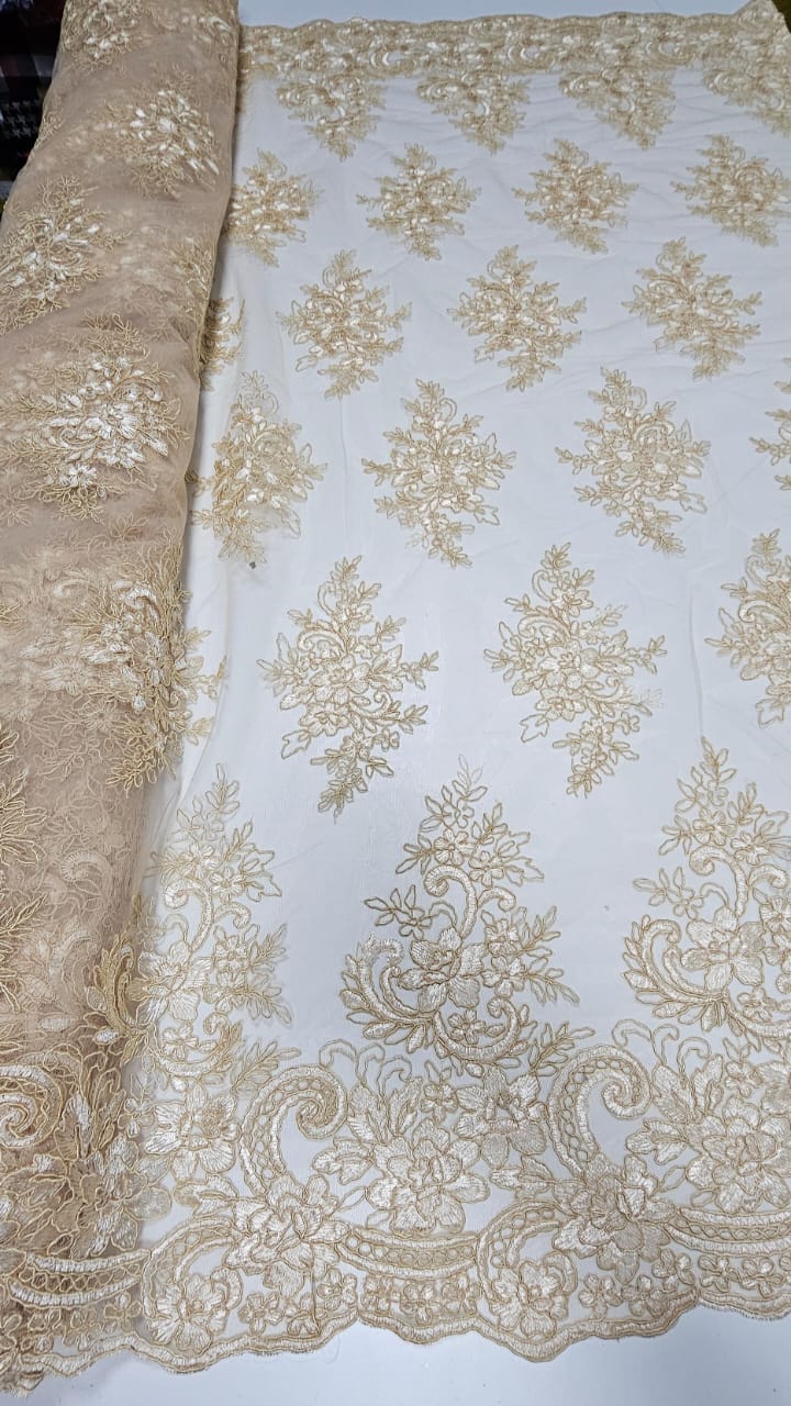 Tule Bordado Europa com Soutache Dourado Claro Milão
