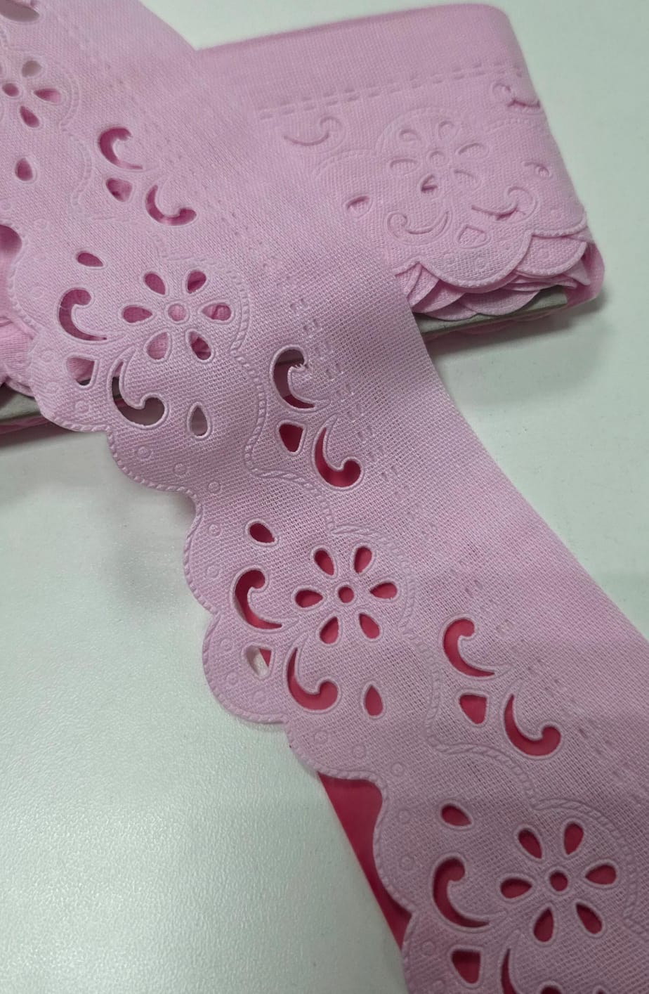 Bordado Inglês Modelo 2018/06 6cm Rosa Bebê - Peça 5m