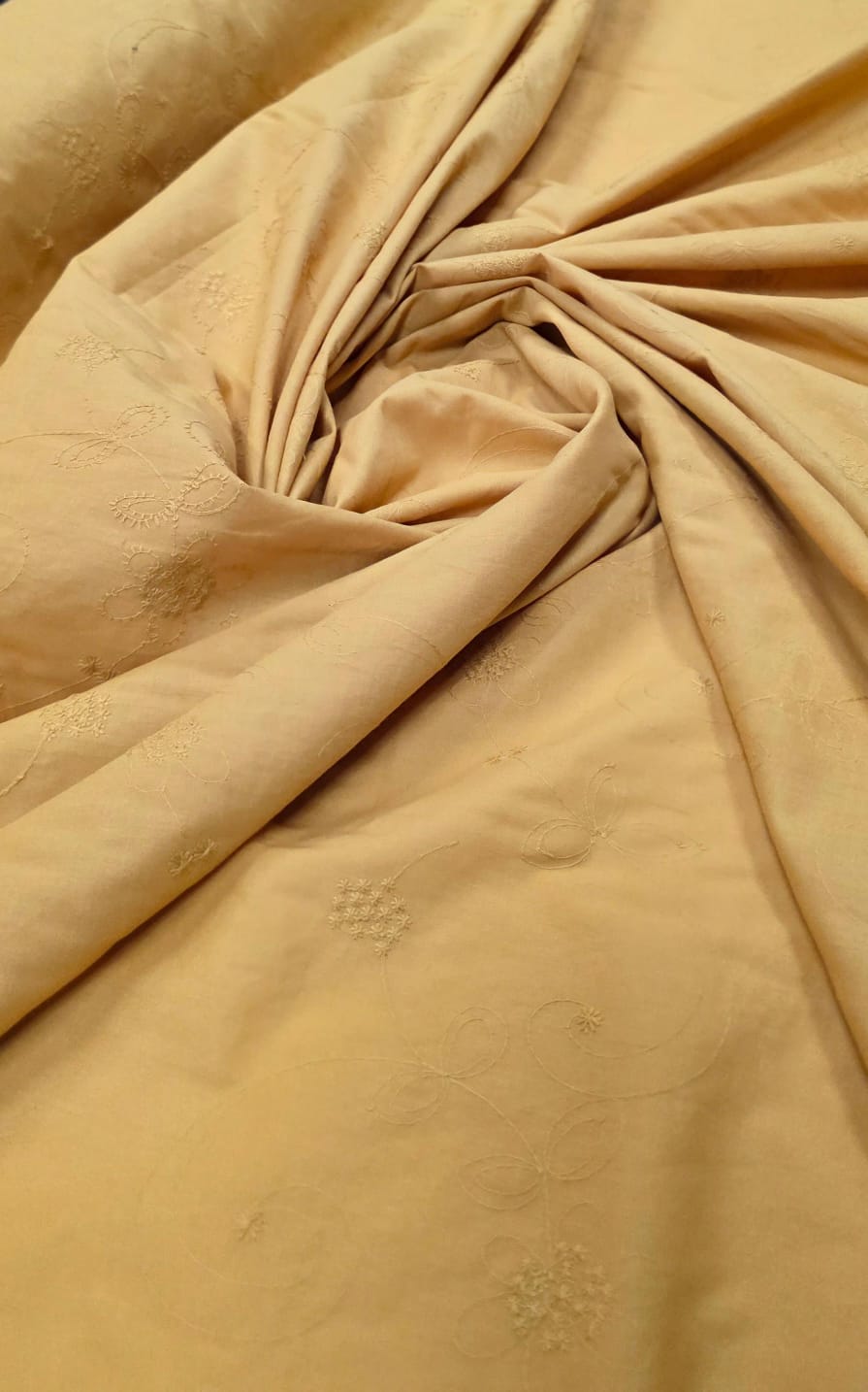 Cambraia Bordada Mostarda