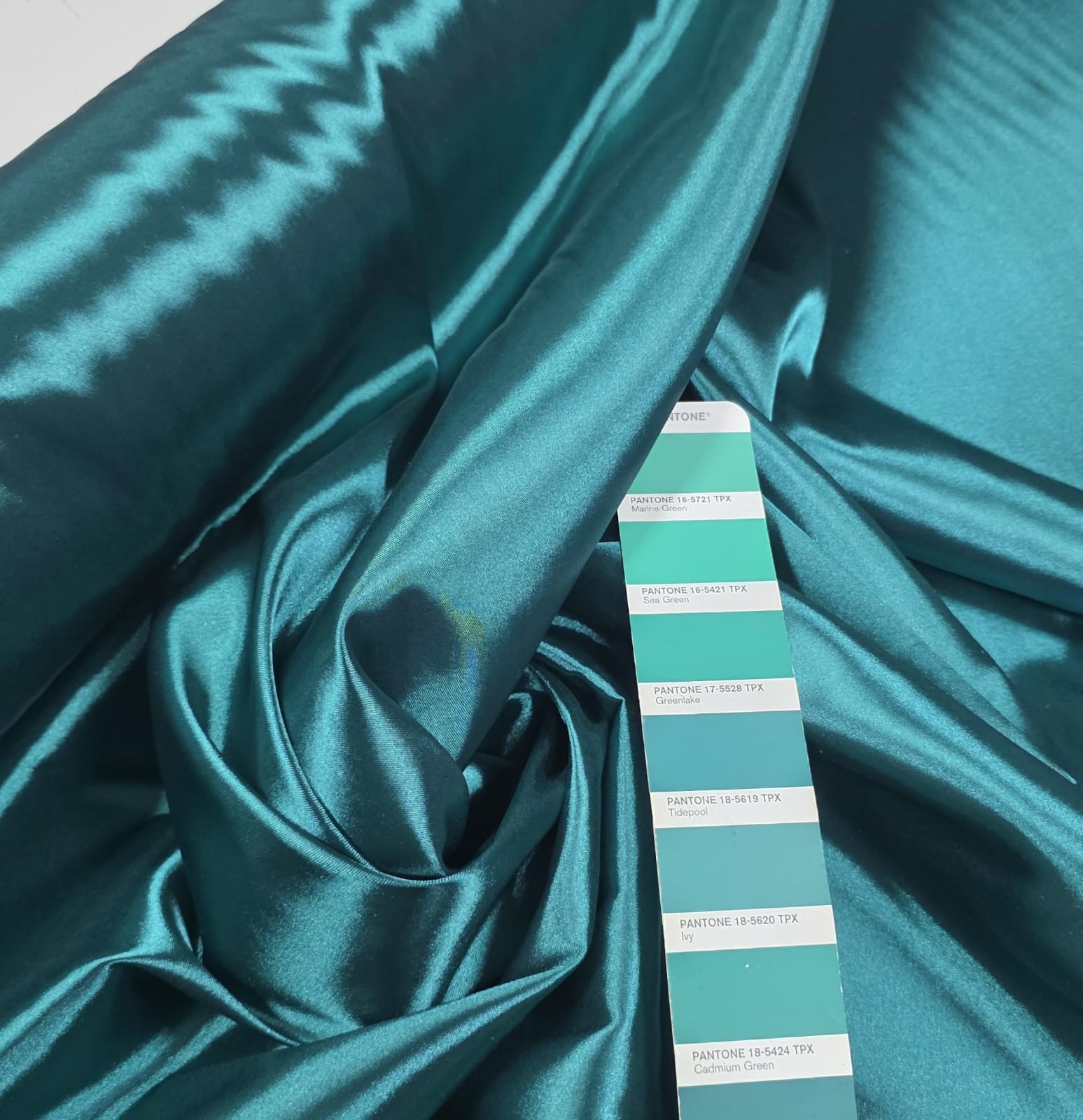 Cetim Charmeusse c/ Lycra Verde Esmeralda