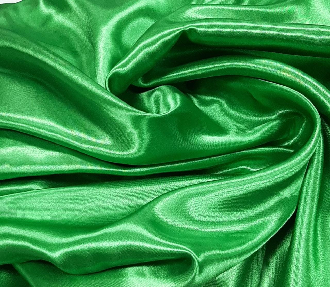 Cetim Charmeusse Liso Verde Bandeira Claro