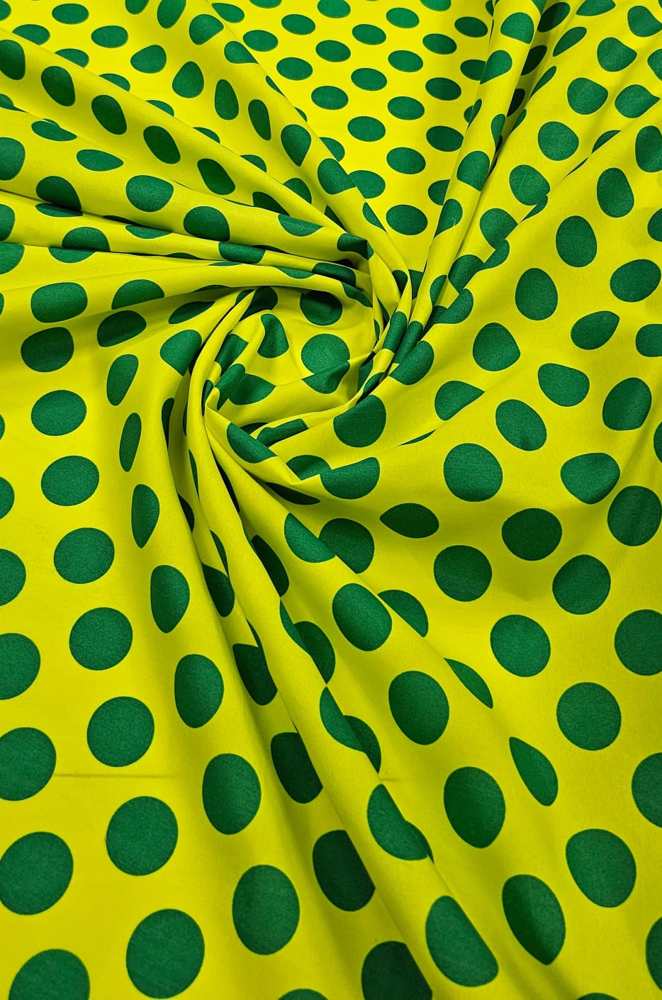 Chitão Estampado Fundo Amarelo Bola Verde