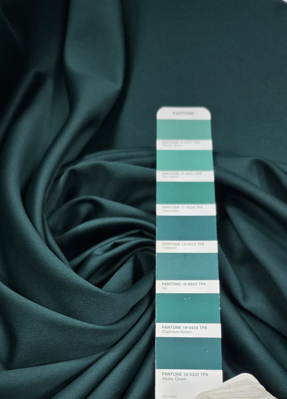 Crepe Amanda Liso Verde Floresta Claro
