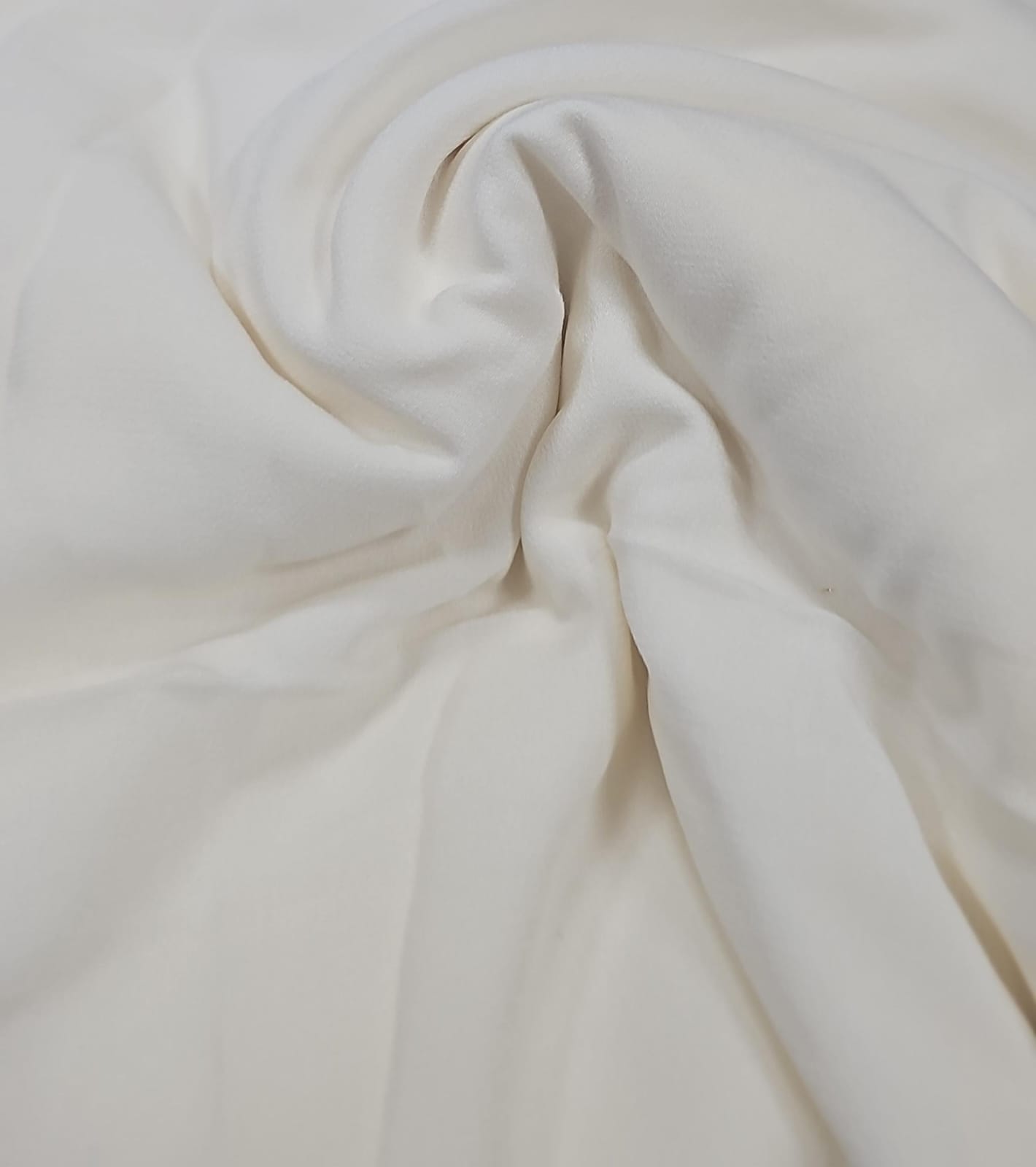 Crepe granitê off white  - Largura 1,40 m x Comprimento 3 m 