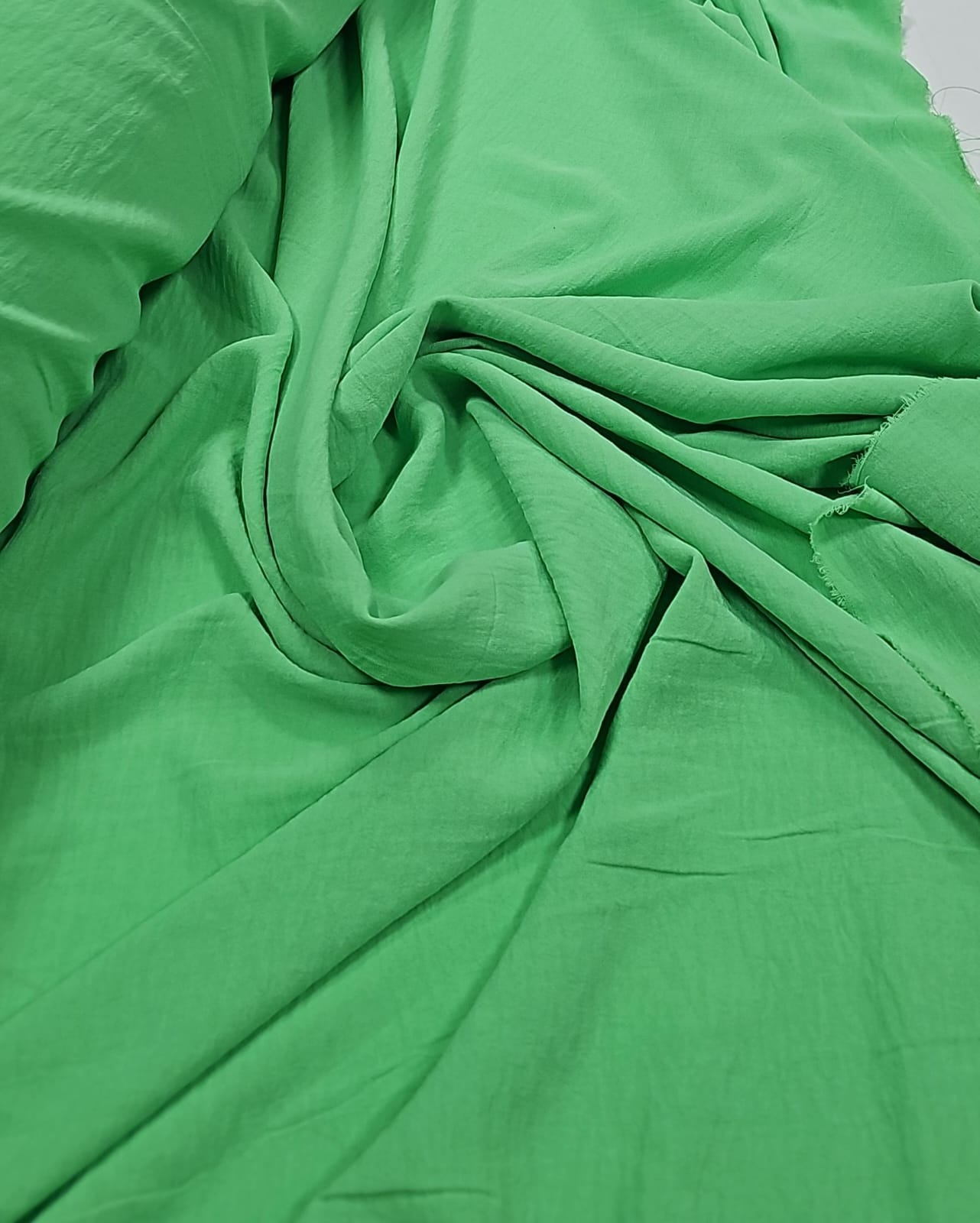 Crepe Air Flow Duna Liso Maça Verde Claro