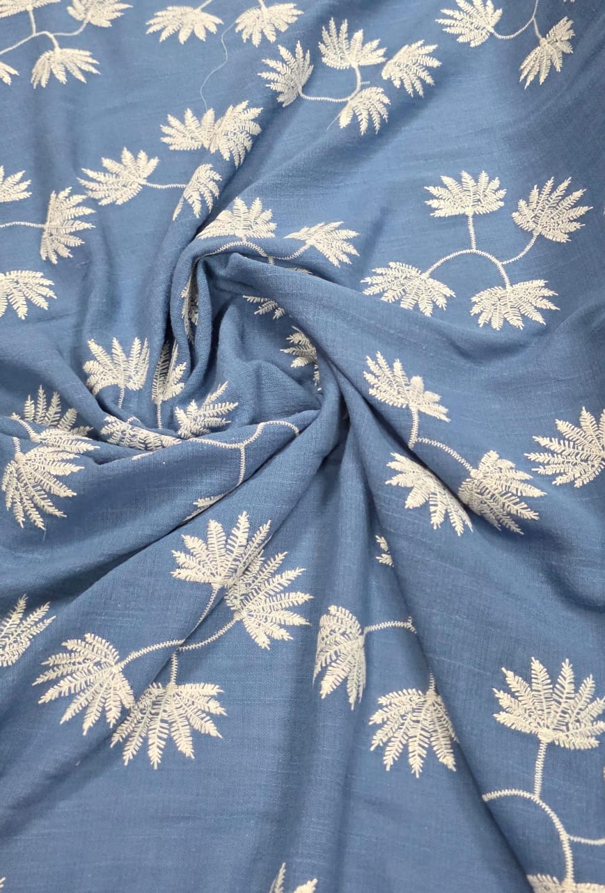Crepe de Algodão Milano Bordado Bicolor Azul e Branco