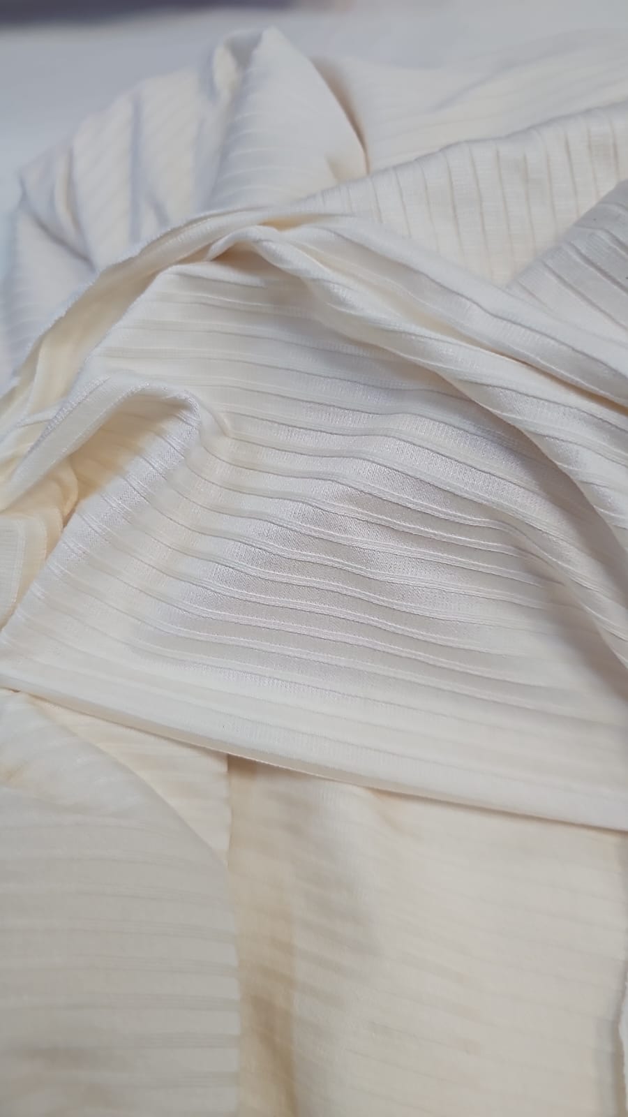 Malha cotele de viscose creme - Largura 1,45 m x Comprimento 2,80 m 