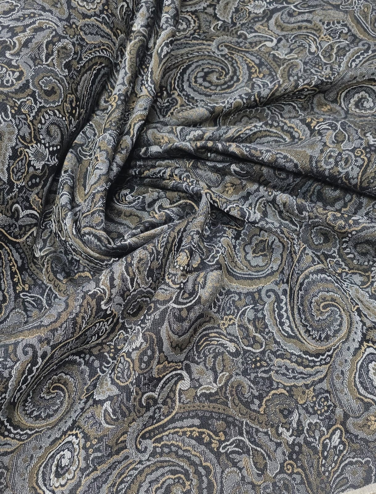 Jacquard Gobelem Pesado Cachemire Preto