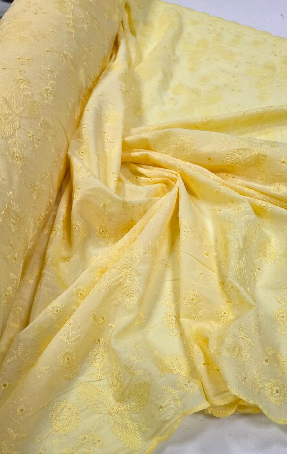 Layse Bordada Amarelo Modelo I06