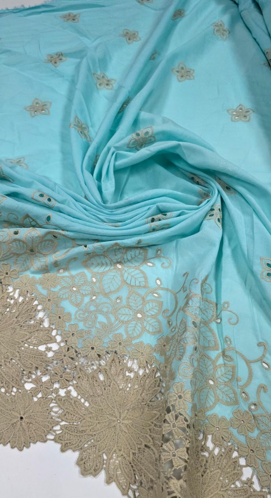 Layse Bordada Azul com Barrado em Renda Guipir Kaki 664