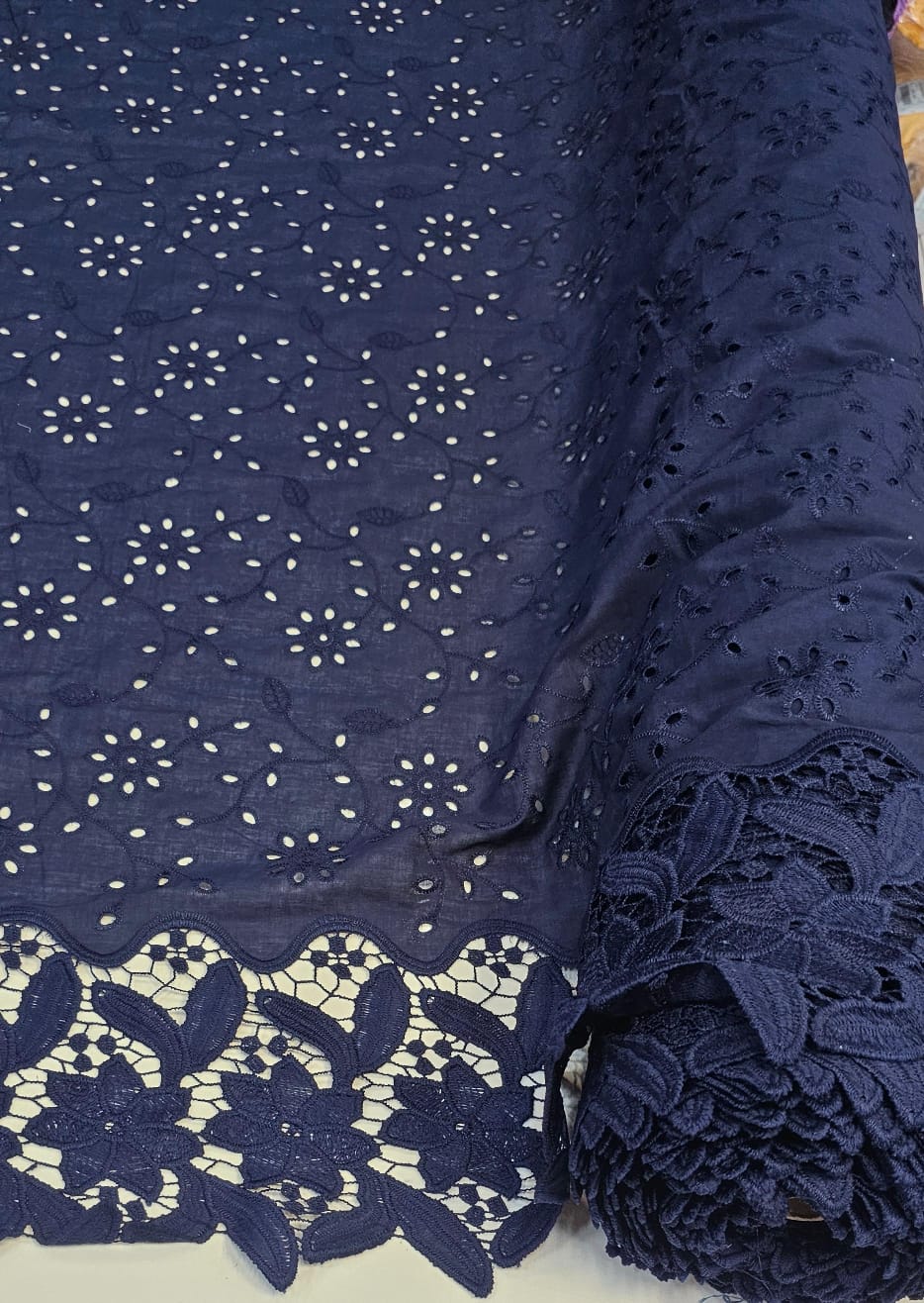 Layse Bordada Barrada em Guipir Azul Marinho Modelo I25  