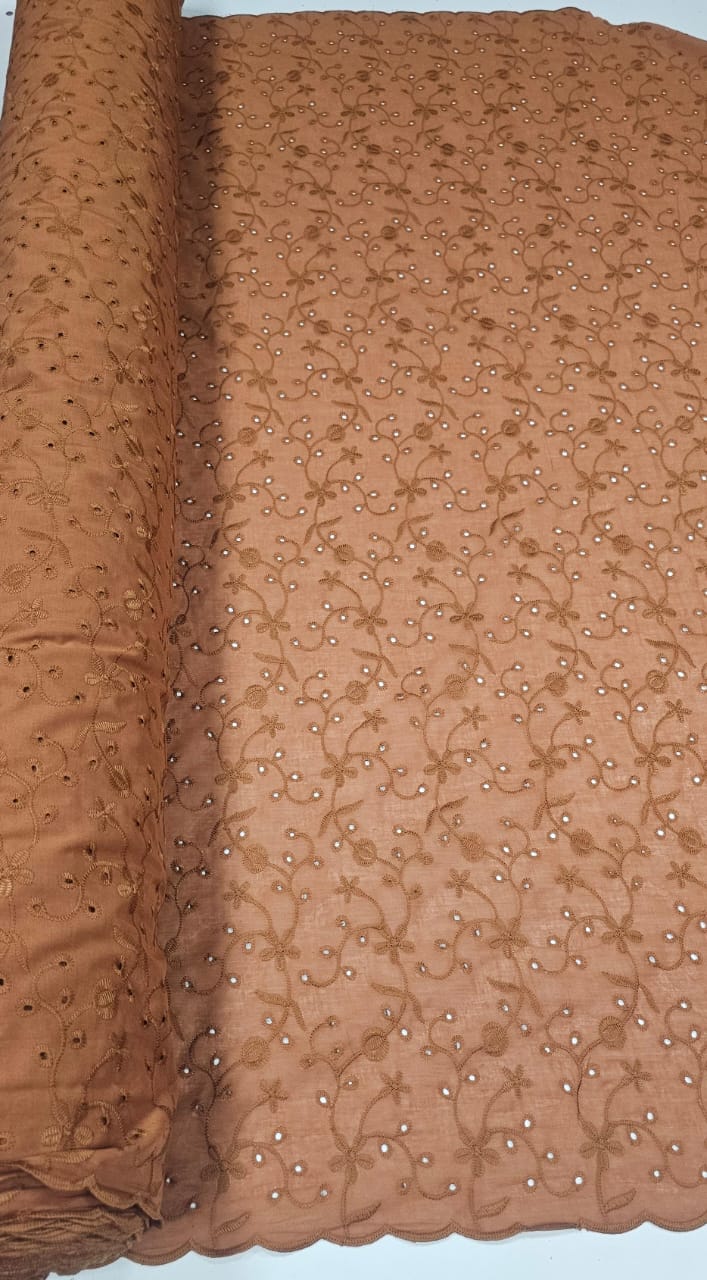 Layse Bordada Mocha Mousse  Modelo I92 