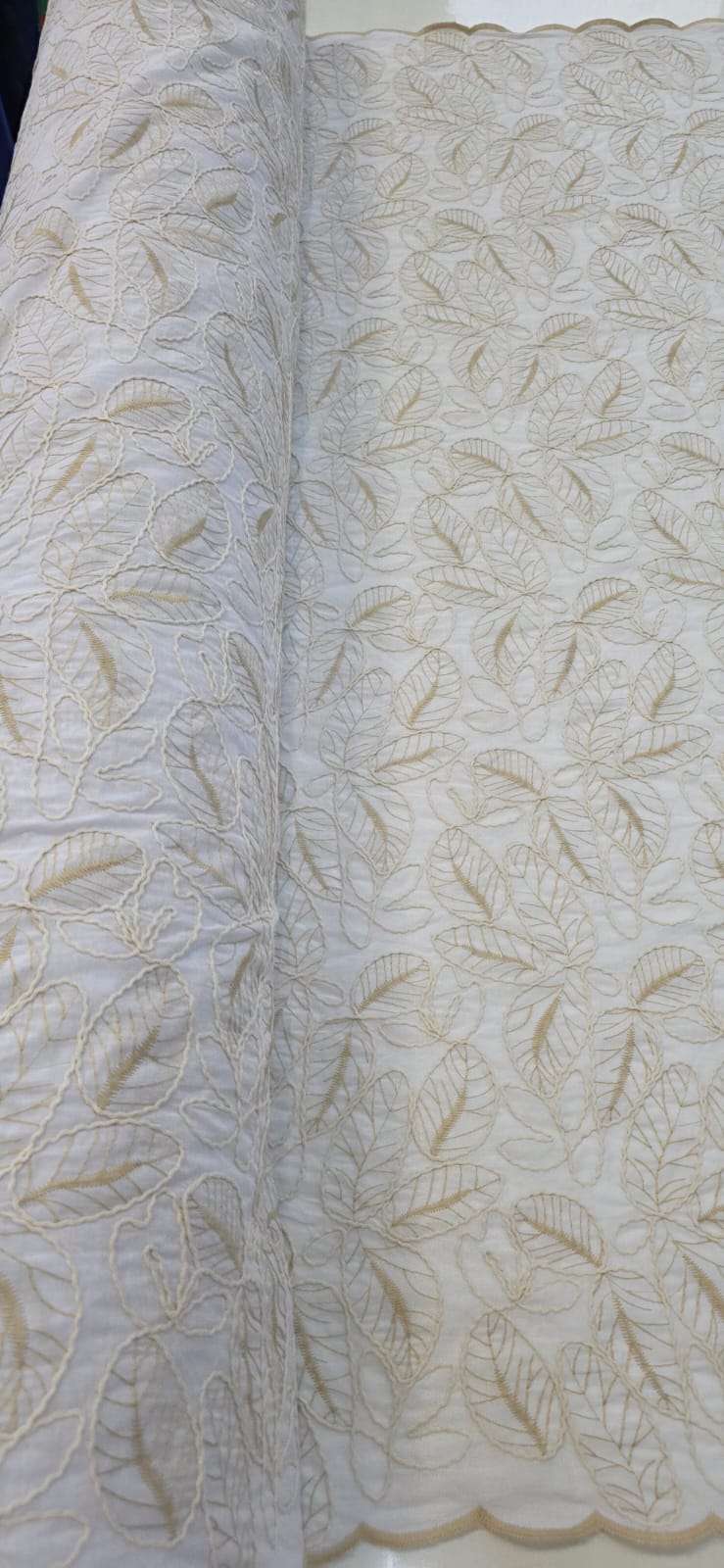 Cambraia de Algodão Bordado Cordonê Bicolor Folhagens Branco