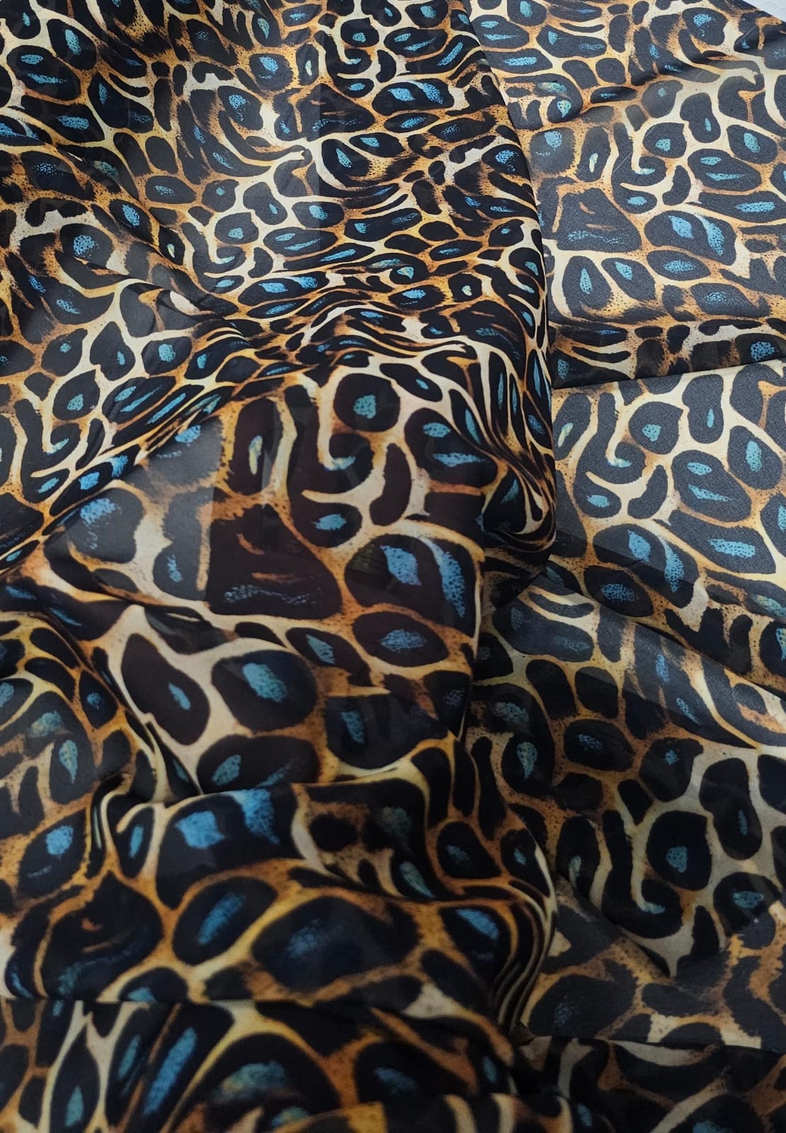 Mousseline Toque de Seda Digital Estampada Animal Print Onça Azul