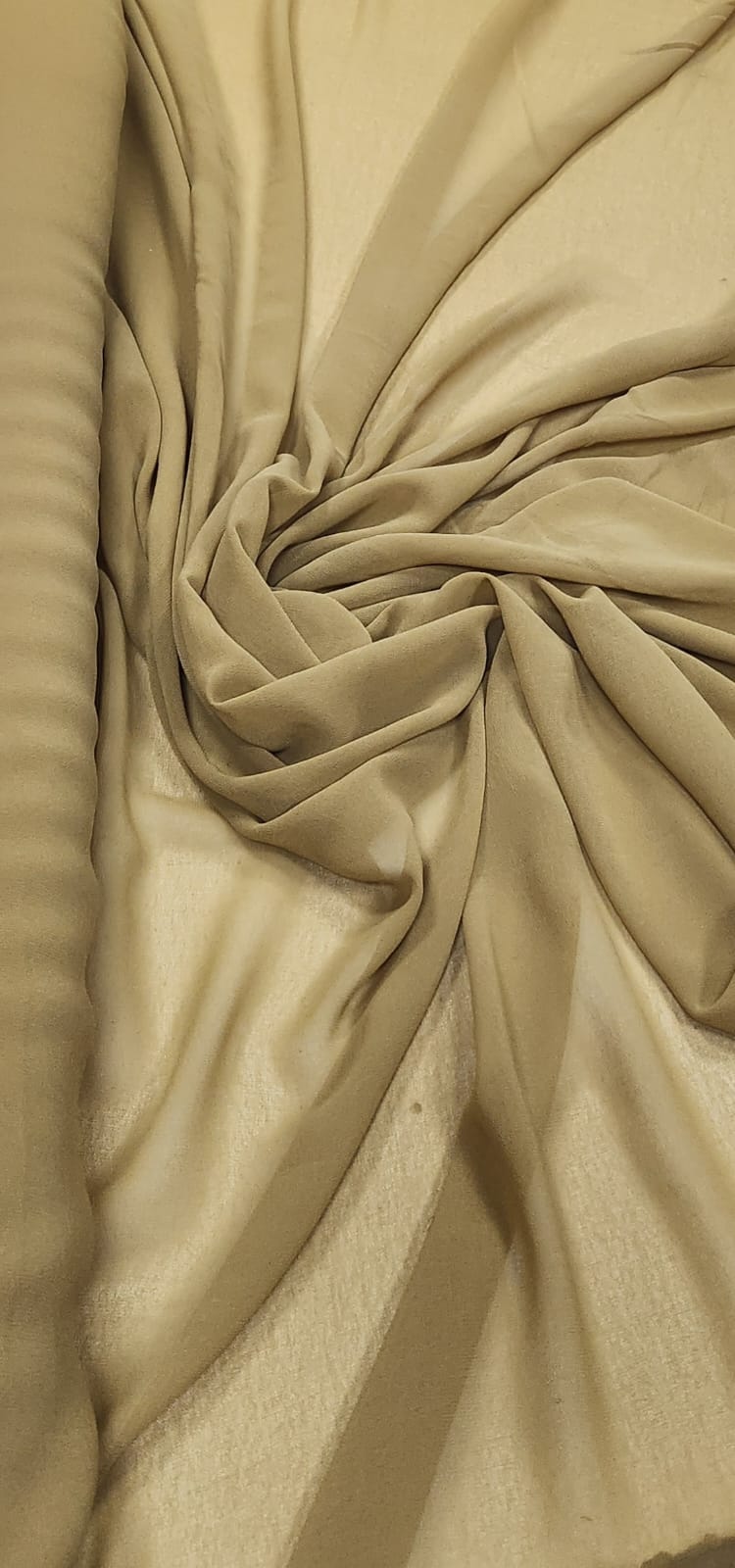 Mousseline Lisa Toque de Seda Caramelo