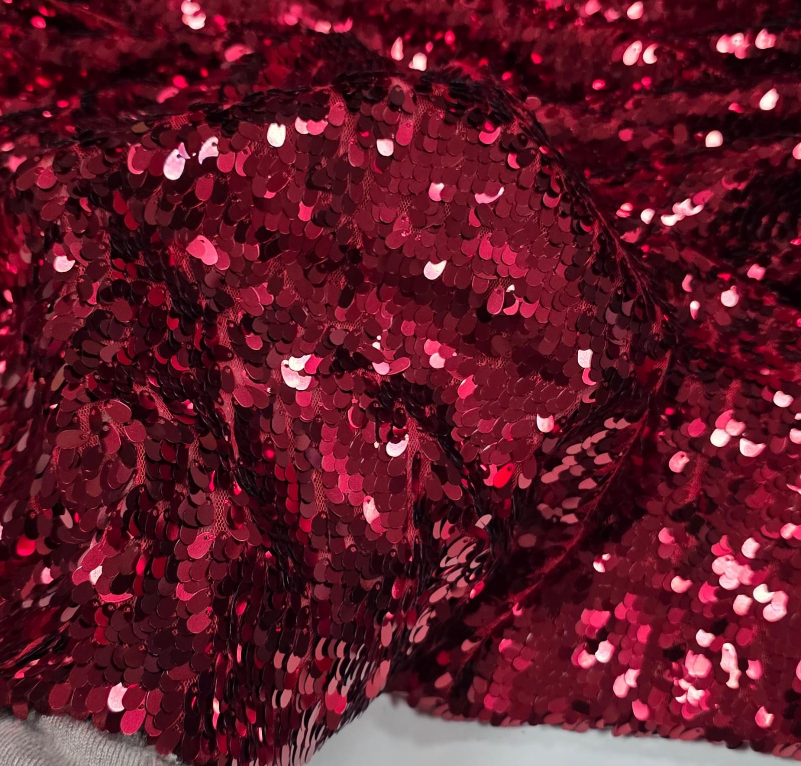Paetê Bordado Safira Vermelho