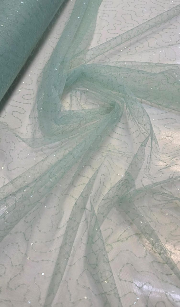Tule Bordado Caminho Sem Fim Verde Menta com Paetê Infinity  