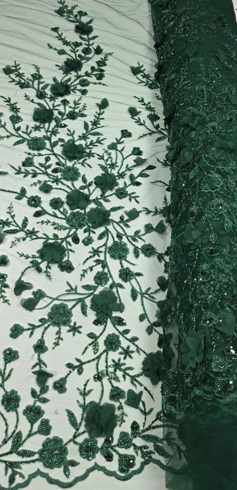 Tule Bordado com Pedrarias e Flores em 3D Verde Floresta Modelo 1011