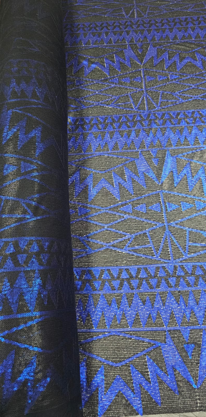 Tule com Paetê Saara Bordado Bicolor Preto com Azul