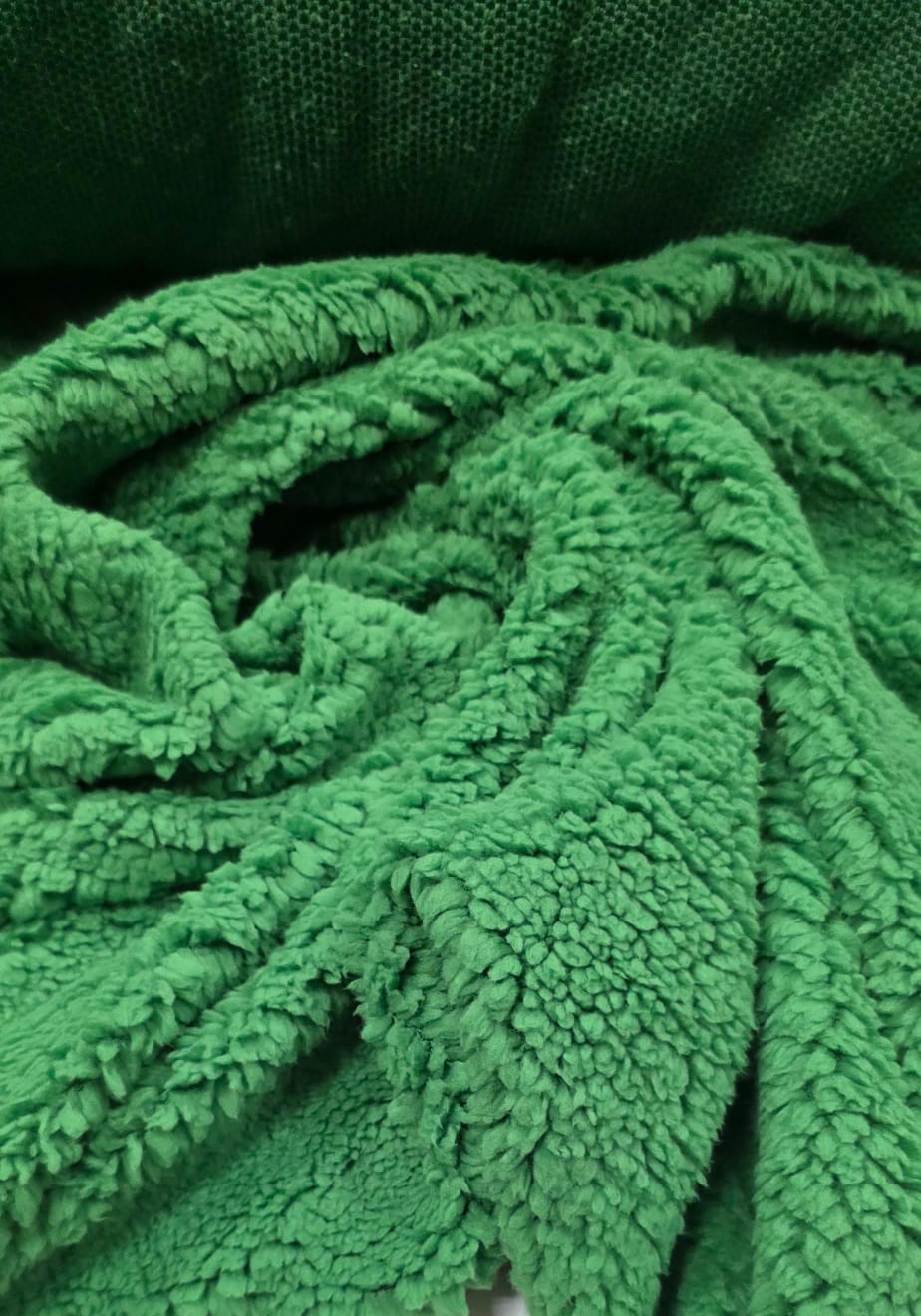 Pelúcia Lisa Lhama (Sherpa) Verde