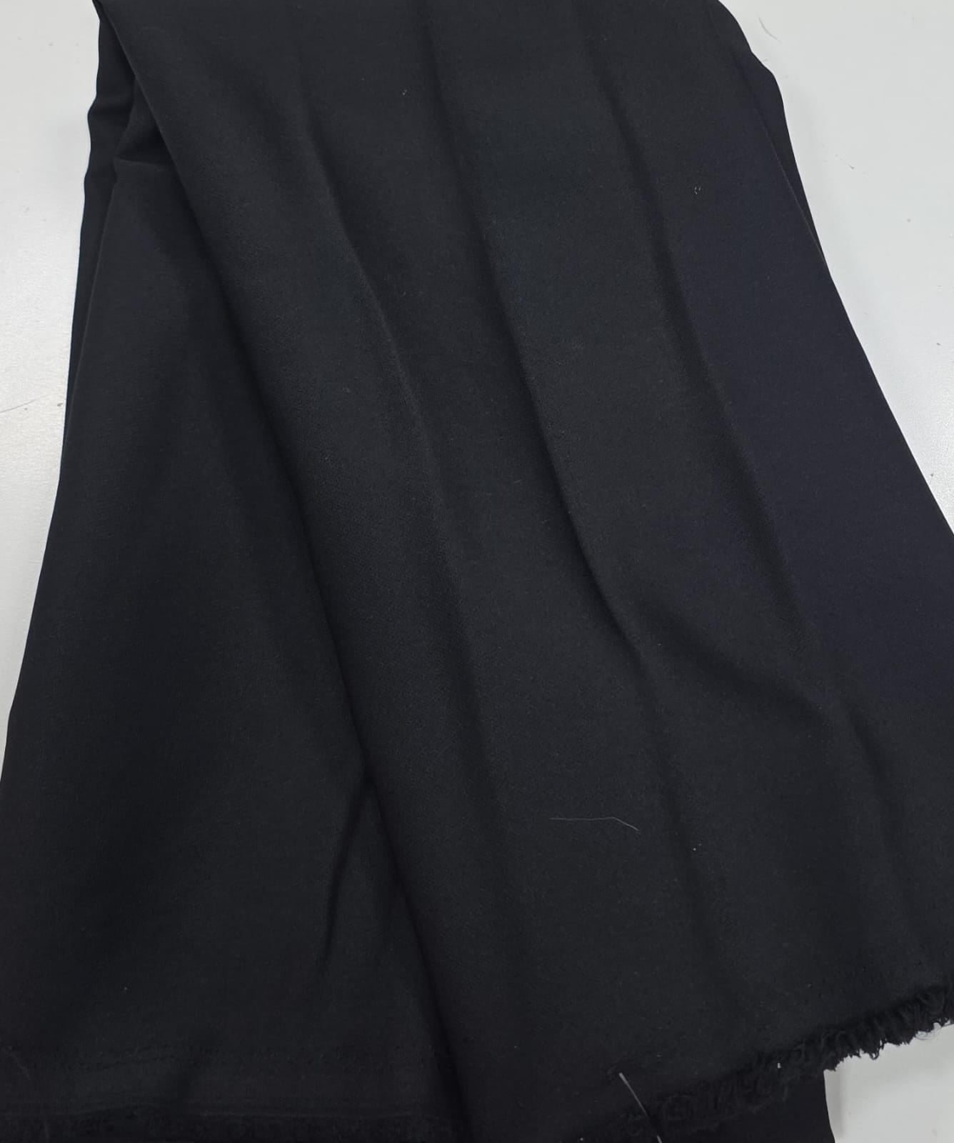 Alfaiataria preto - Comprimento 1 m x Largura 1,40 m