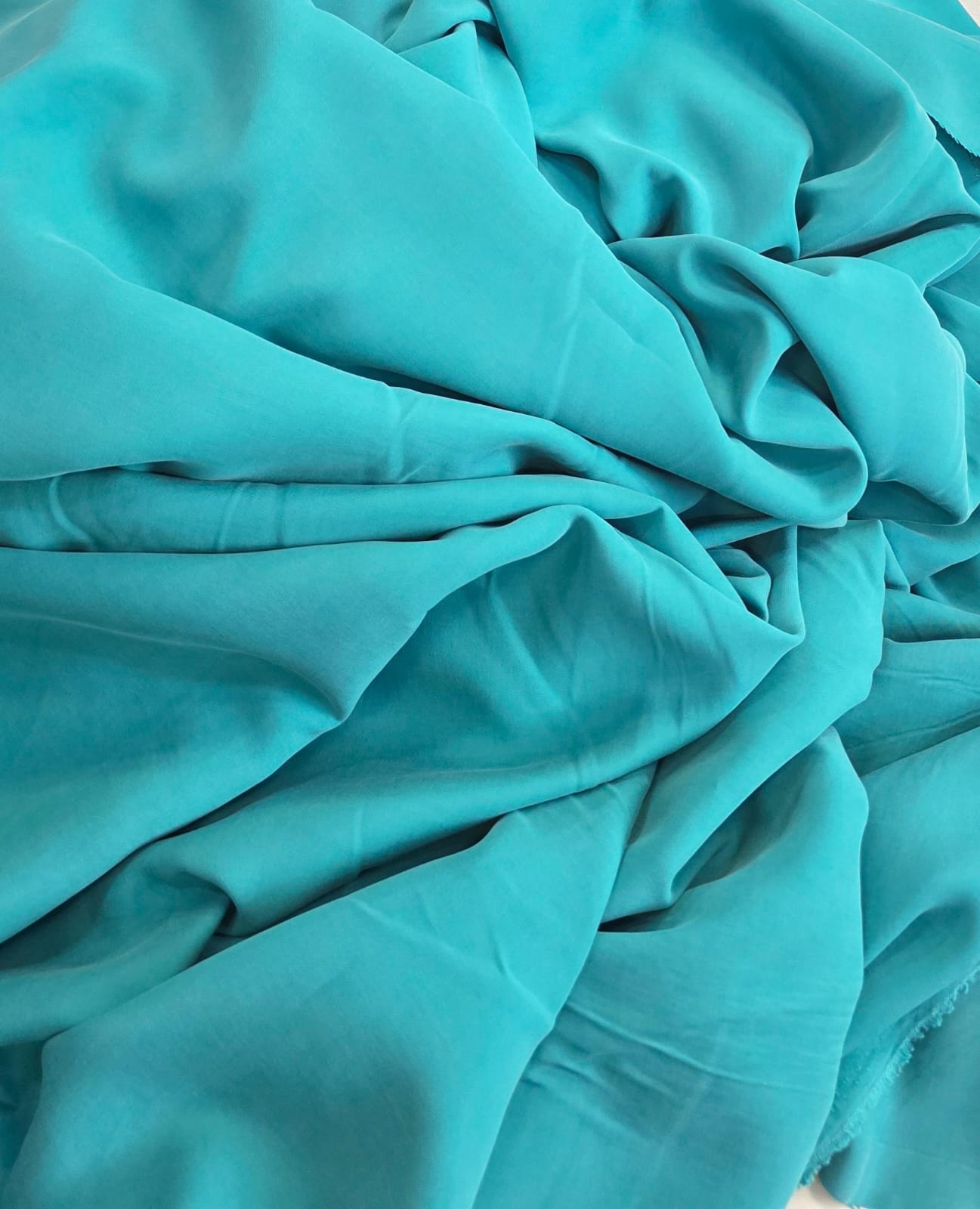 Alfaiataria tipo cupro Easy verde jade - Comprimento 6,50 m x Largura 1,48 m