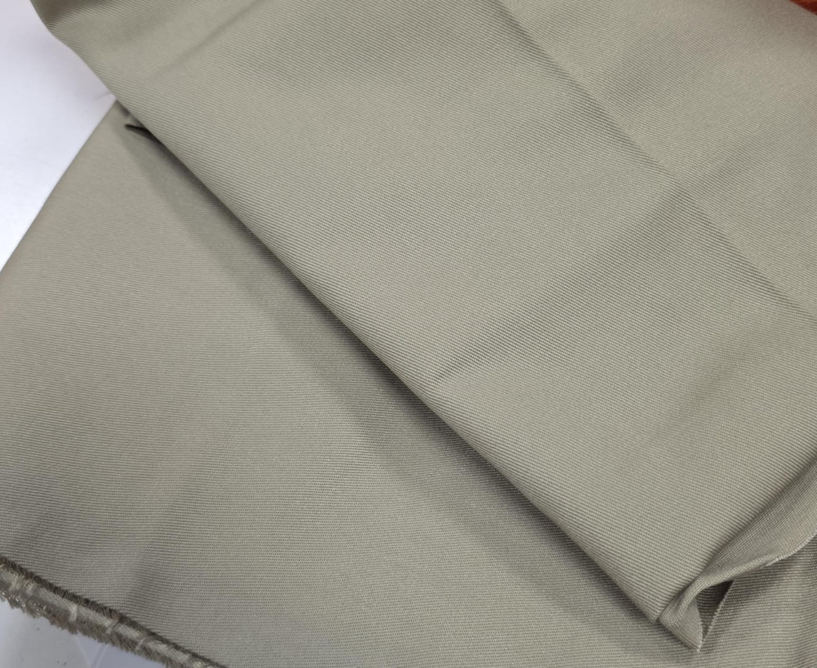 Brim pesado acetinado kaki - Comprimento 2,30 x Largura 1,50 m