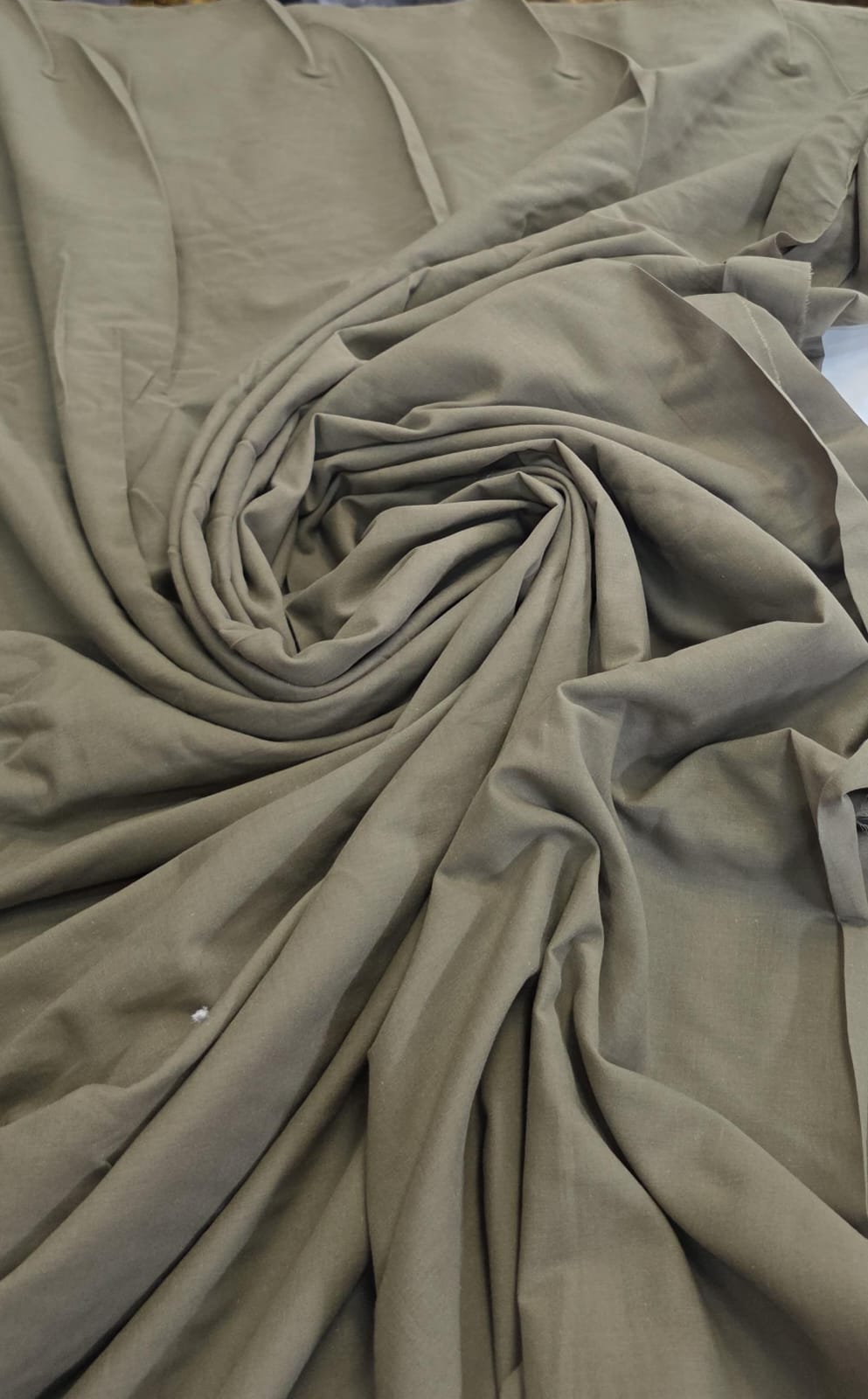 Cambraia verde 100% algodão  - Comprimento 3,40 m x Largura 1,40 m 