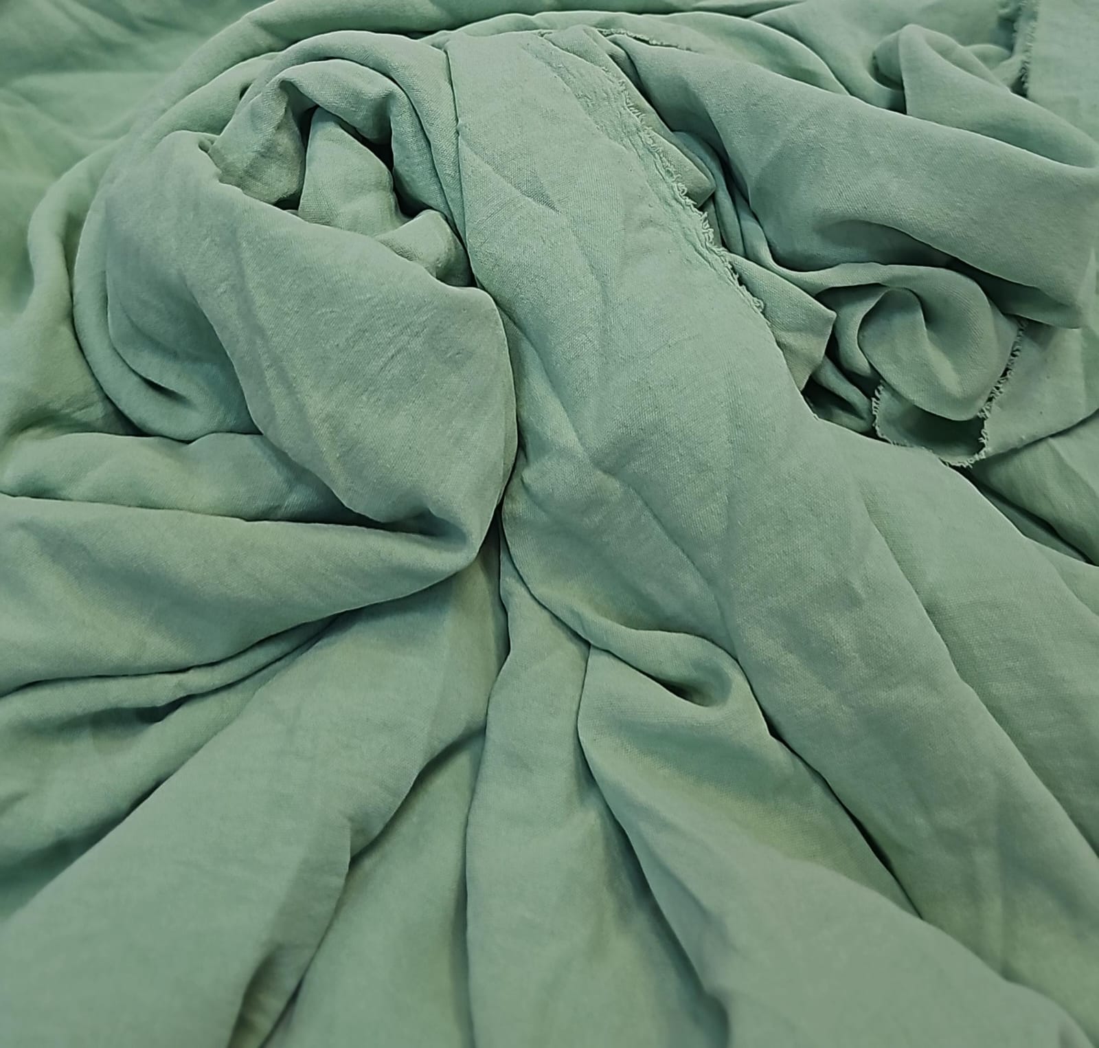 Crepe Air flow verde menta - largura  1,47 m x Comprimento 4 m 