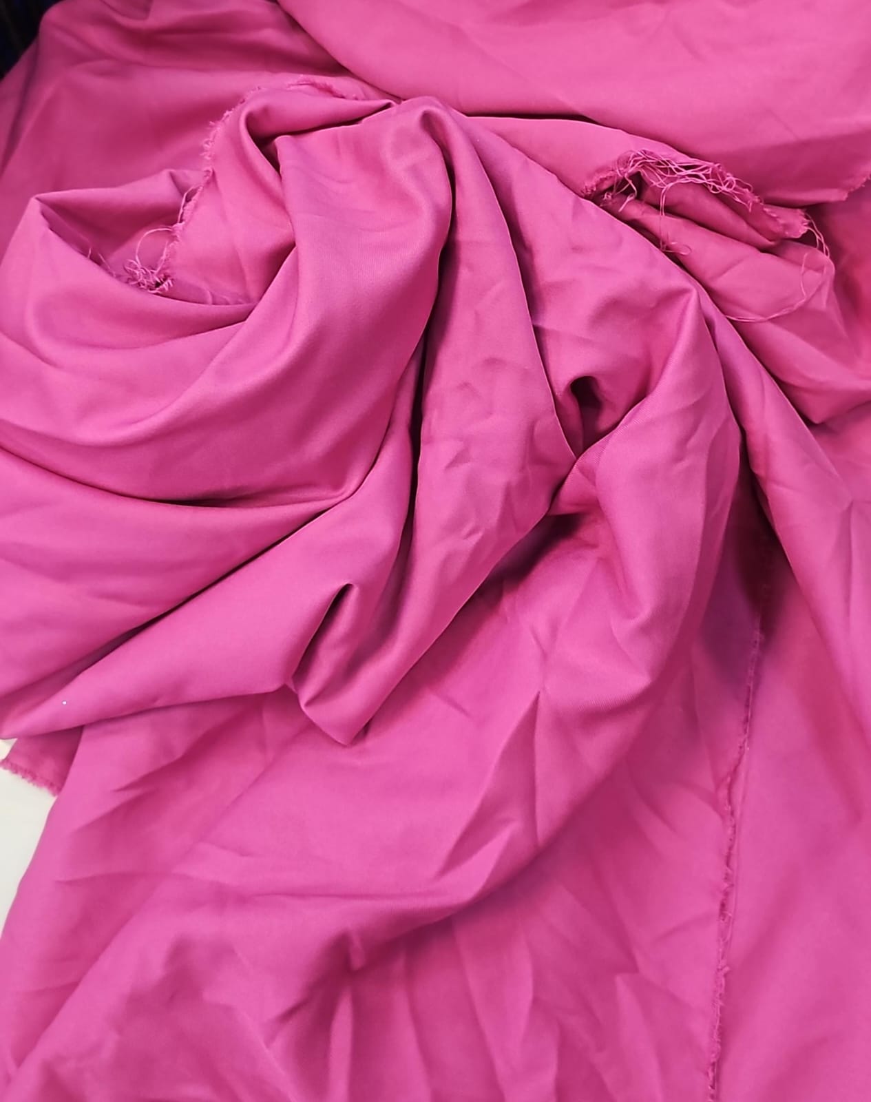 Crepe alfaiataria pink AMASSADO  largura  1,45 m x Comprimento6,50 m