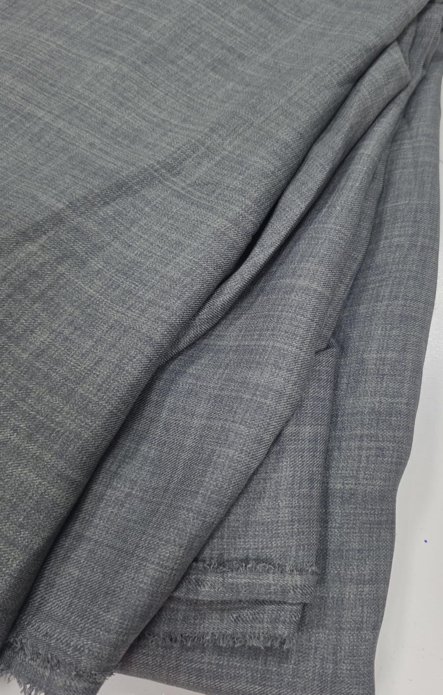 Crepe duna melange cinza- Comprimento 3,30 m x Largura 1,40 m  