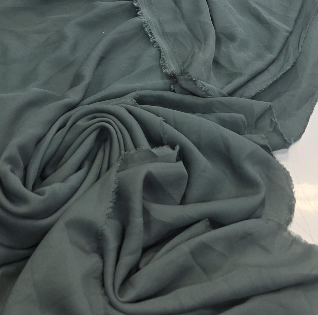 Crepe georgete verde - Comprimento 2,50 m x Largura 1,47 m 