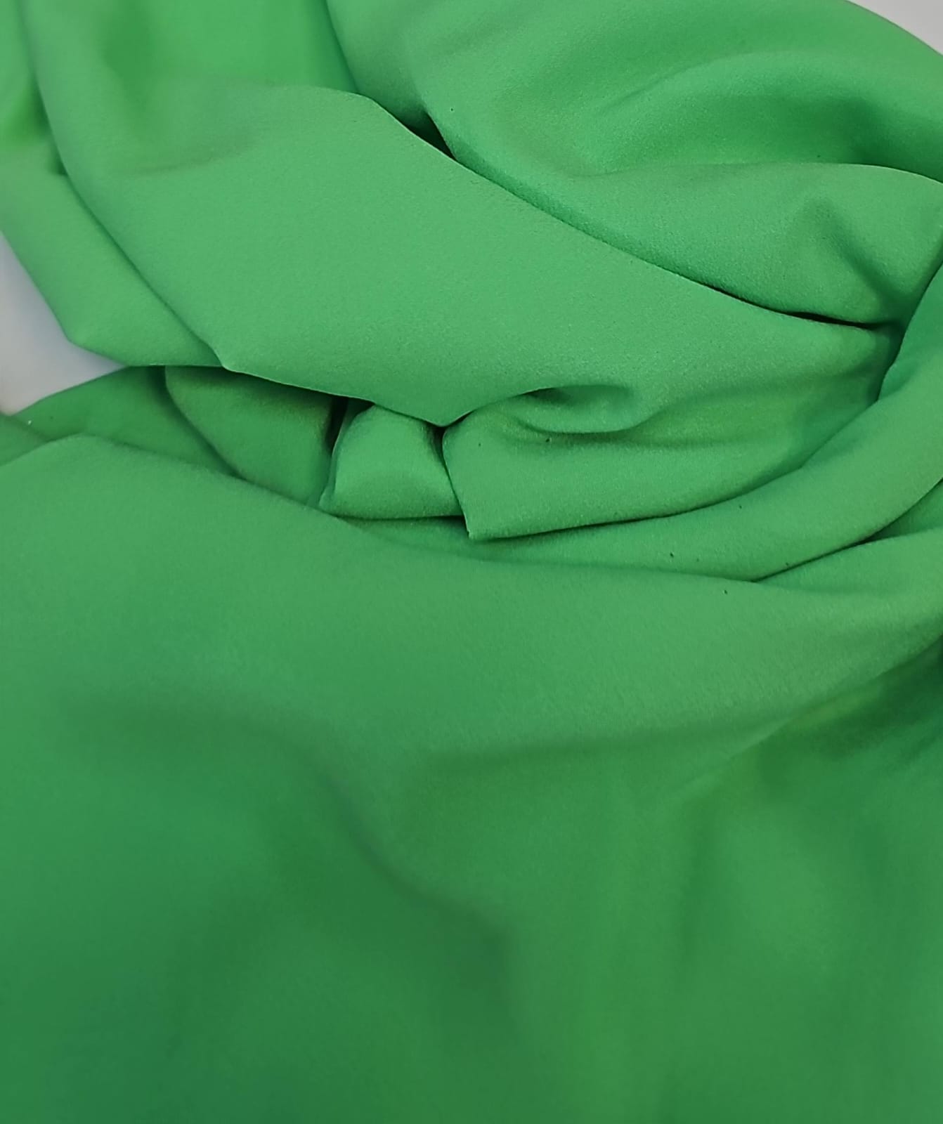 Crepe haya maça verde - Comprimento 3,50 m  m x Largura 1,50 m 