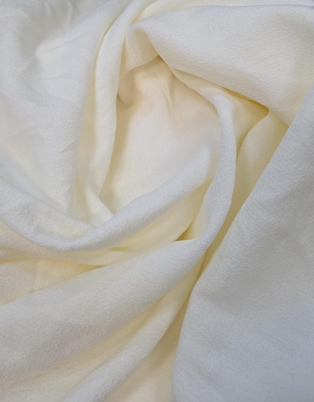 Crepe pesado argel off white- largura  1,45 m x Comprimento 7 m
